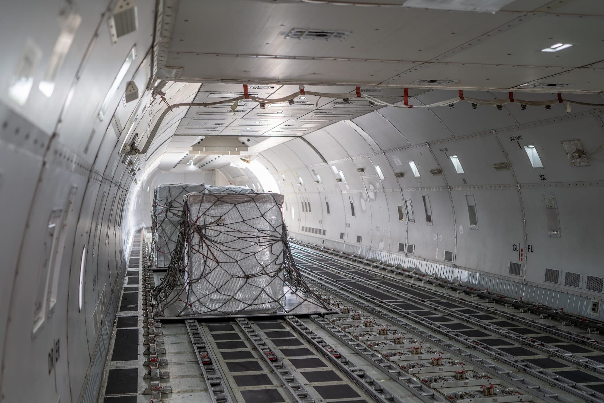 Global Air Cargo Rates Decline Amid Holiday and E-commerce Slowdown