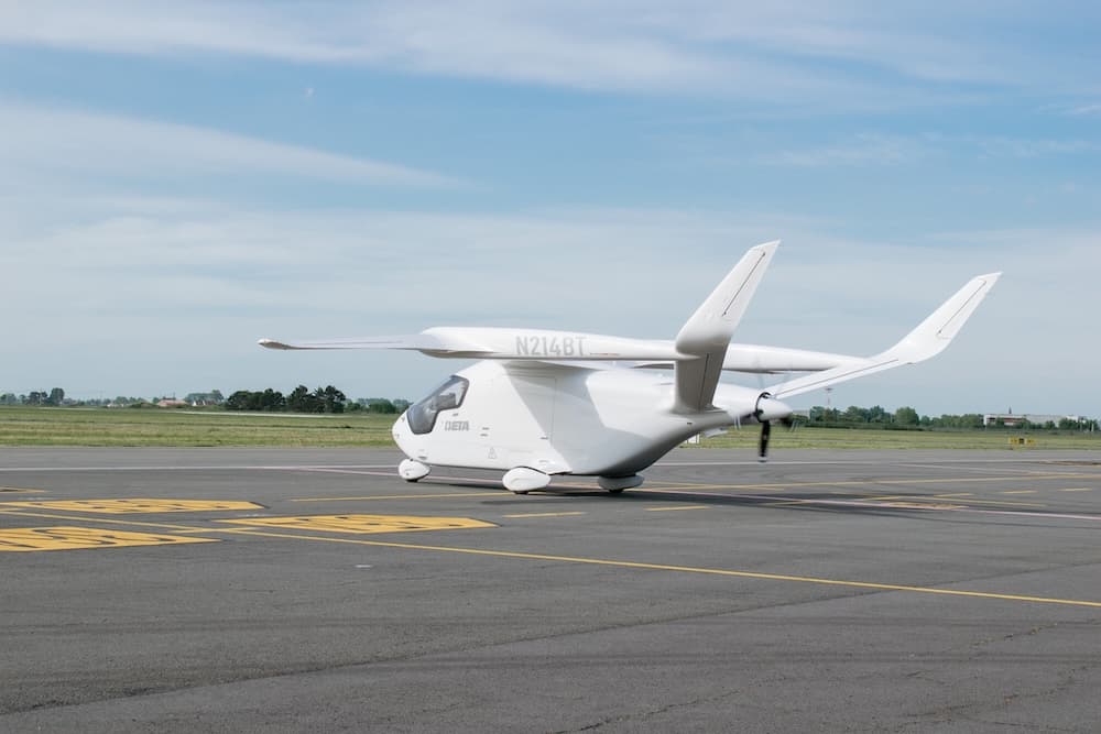 Ostend-Bruges Airport Hosts First Fully Electric Cargo Aircraft Test Flight