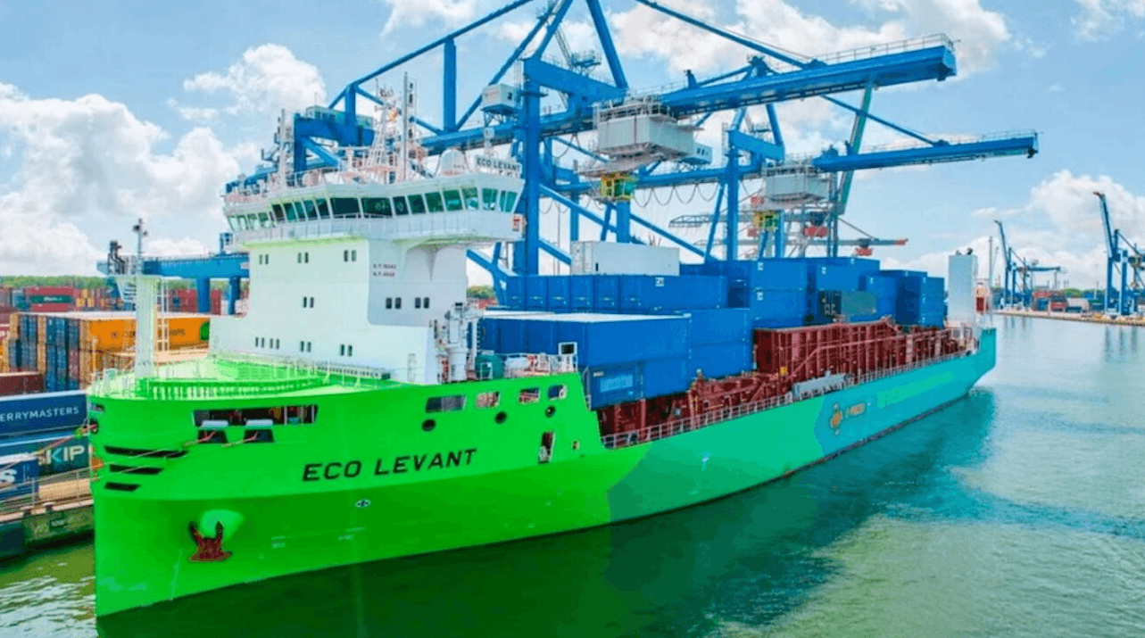 Rotterdam Conducts First Ethanol Bunkering for X-Press Feeders Vessel