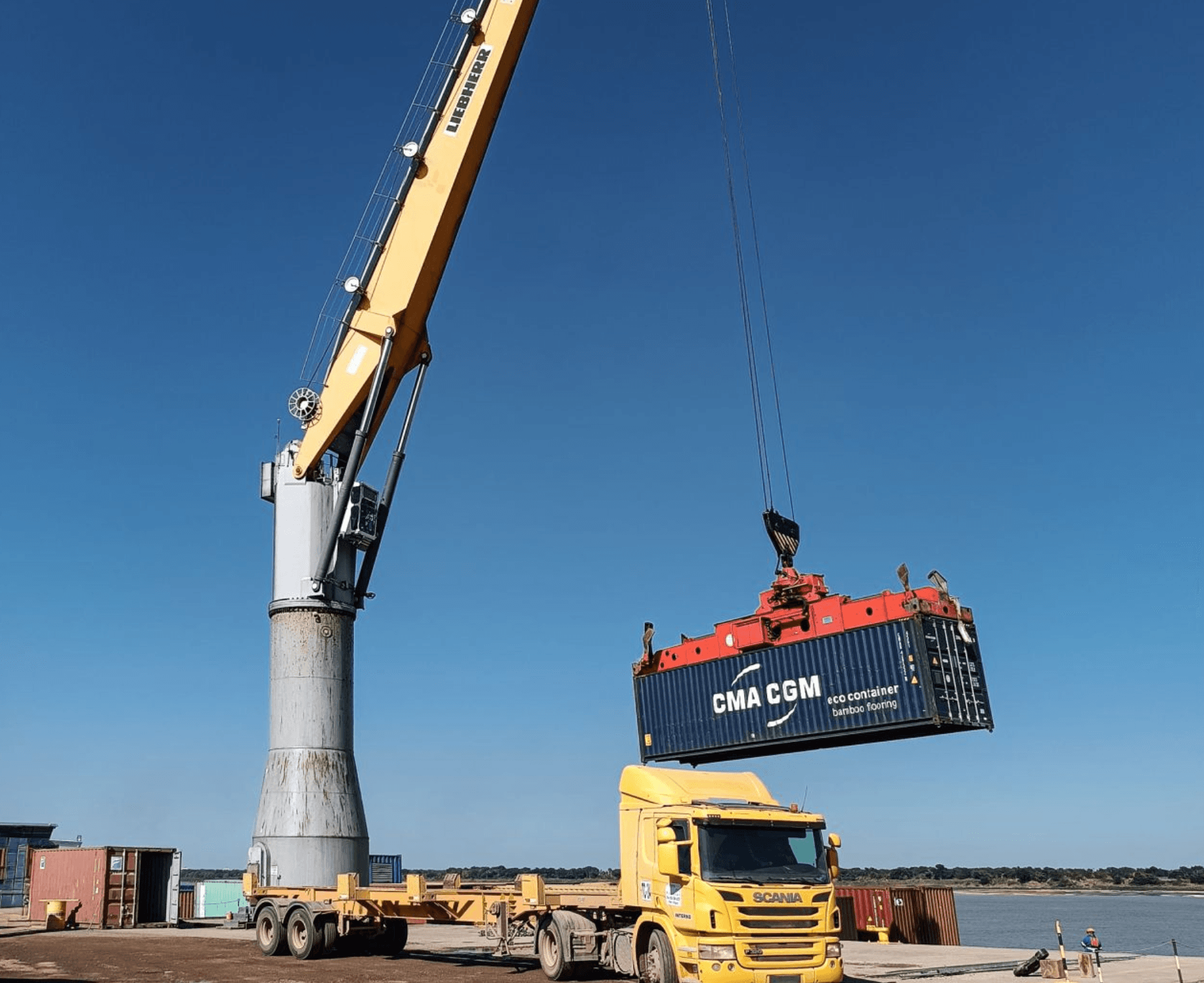 Liebherr Delivers Electric Crane to Paraguay Terminal for Capacity Expansion