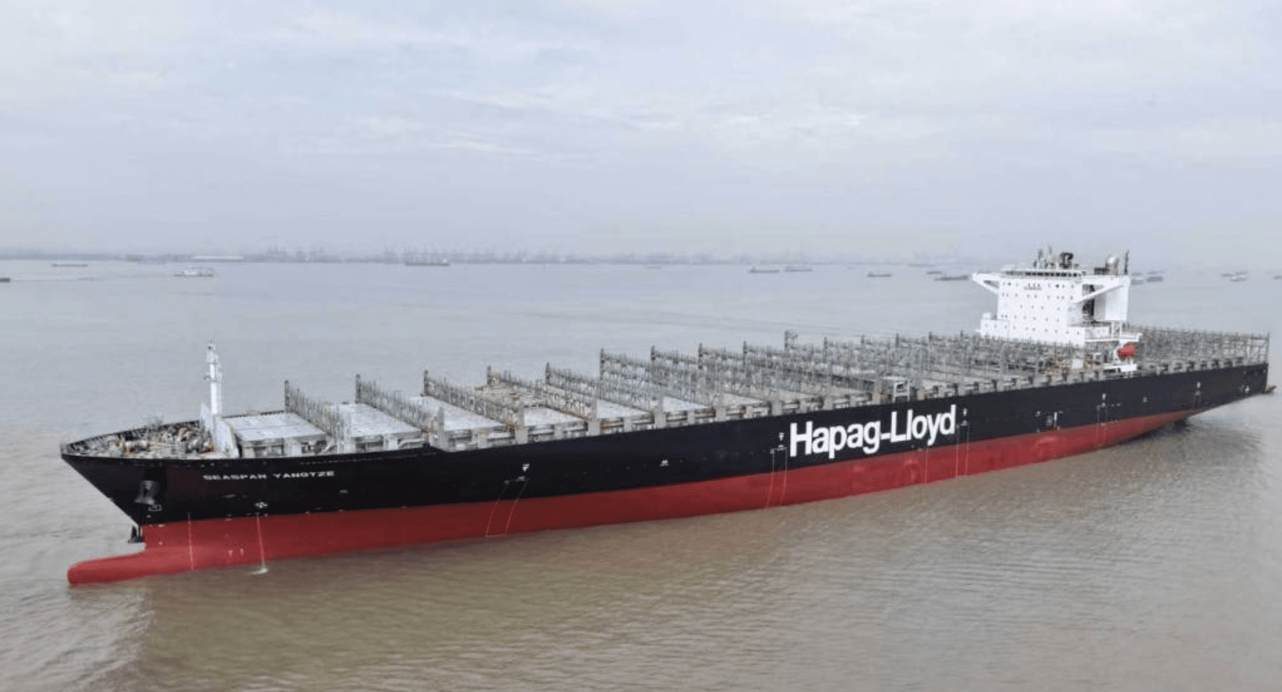 Hapag-Lloyd Completes First Methanol Dual-Fuel Conversion for Decarbonization Program