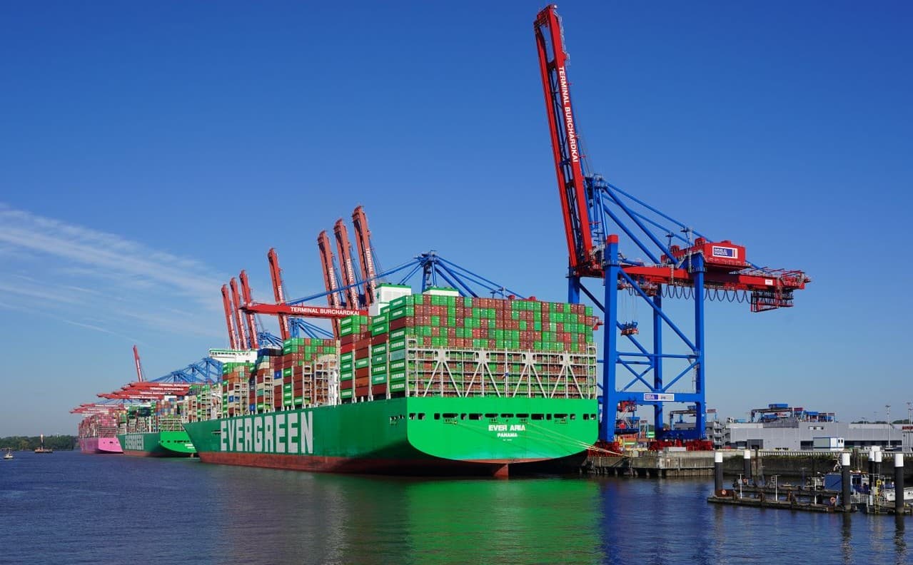 Evergreen Orders 140,500 New Containers Amidst Fleet Expansion