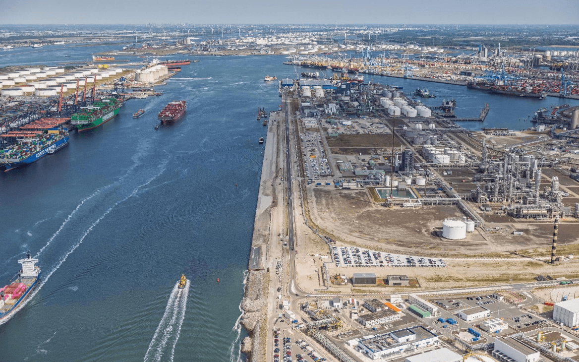 Van Oord Consortium Selected for Vancouver Port Expansion to Boost Container Capacity
