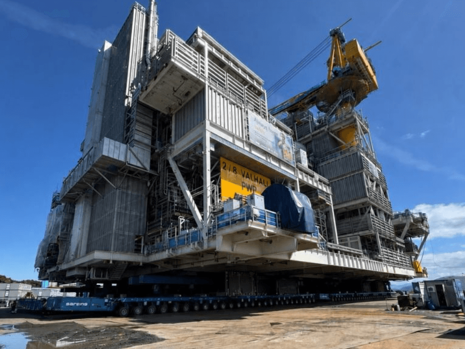 Sarens Completes 17,500-Tonne Valhall Topside Load-Out at Aker Solutions Yard