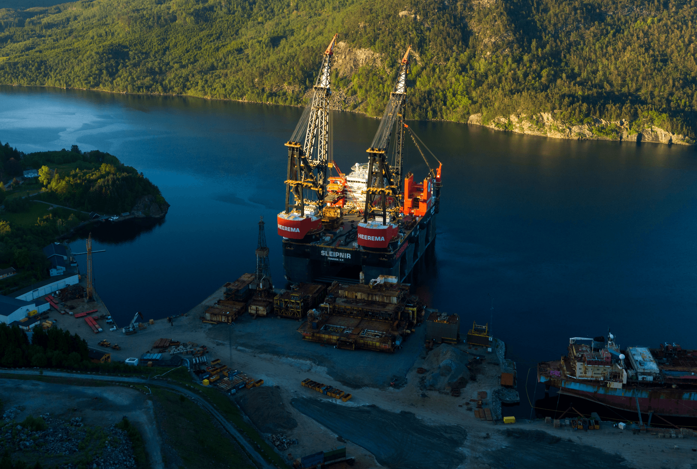 Heerema and AF OffshoreDecom Secure Major UK North Sea Decommissioning Contracts