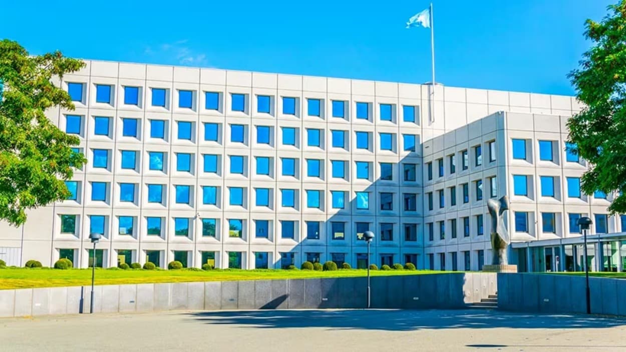 Maersk Exceeds Q2 Expectations, Raises Full-Year Forecast Amidst Surging Trans-Pacific Rates