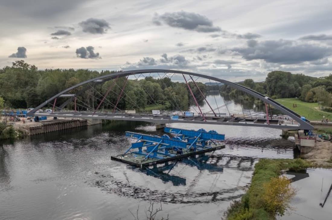 Felbermayr Completes Complex Danube Bridge Float-Over Installation