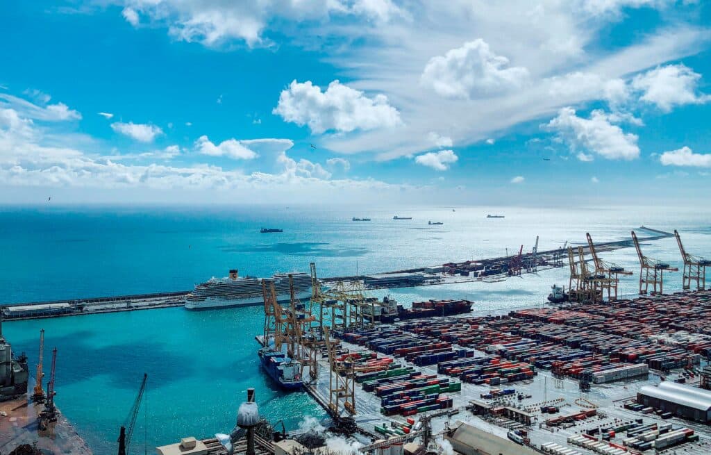 Container Shipping Lines Report Significant Q1 EBIT Decline to US$1.35 Billion in 2026