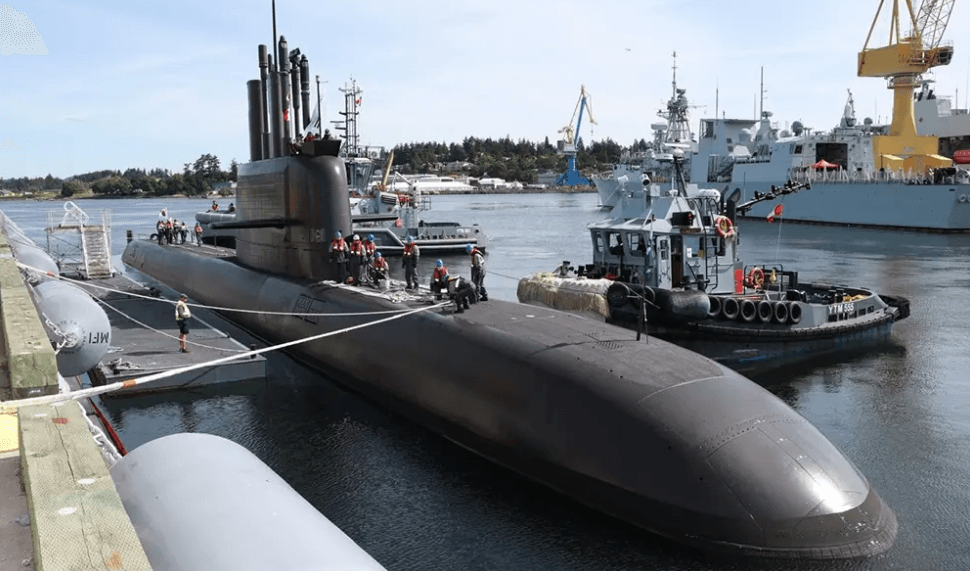 Hanwha Ocean Delivers KSS-III Submarine to Canadian Forces Base Esquimalt