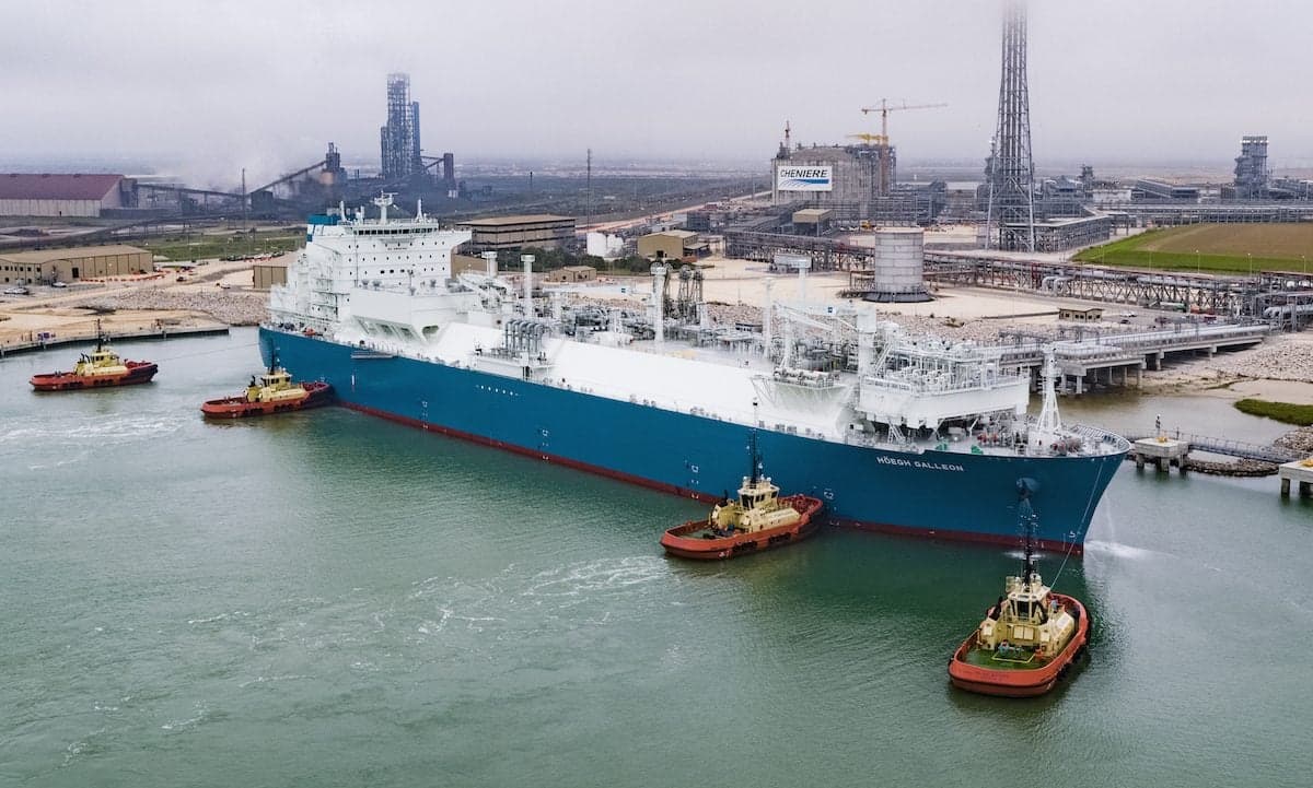 Cheniere Advances Sabine Pass LNG Terminal Expansion with Bechtel Contract