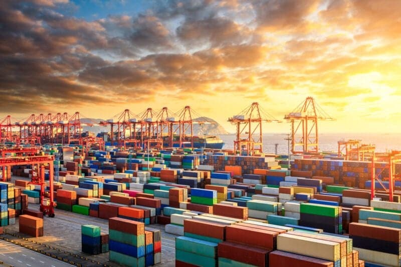 US Retailers Accelerate China Orders Ahead of Potential Tariff Increases
