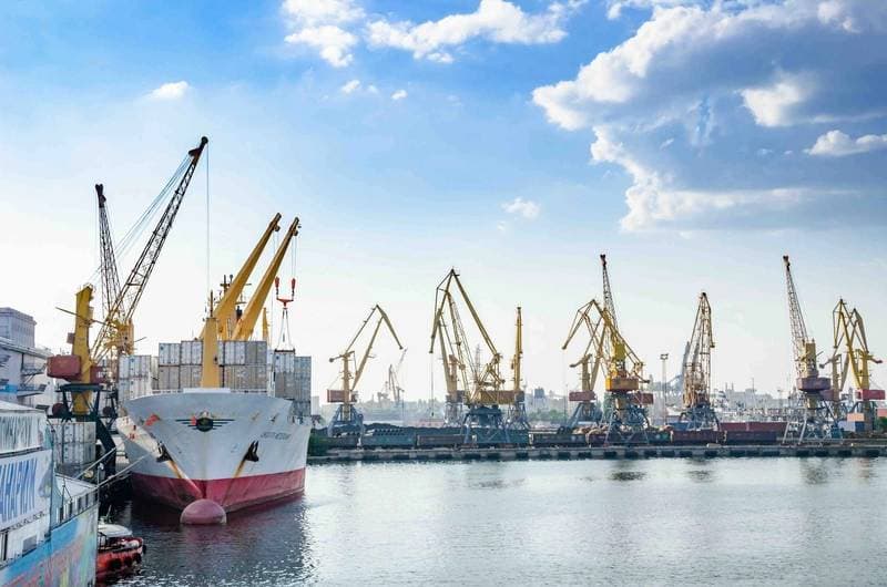 Russia Claims Strikes on Vessels Transporting Weapons to Ukrainian Ports Near Odesa