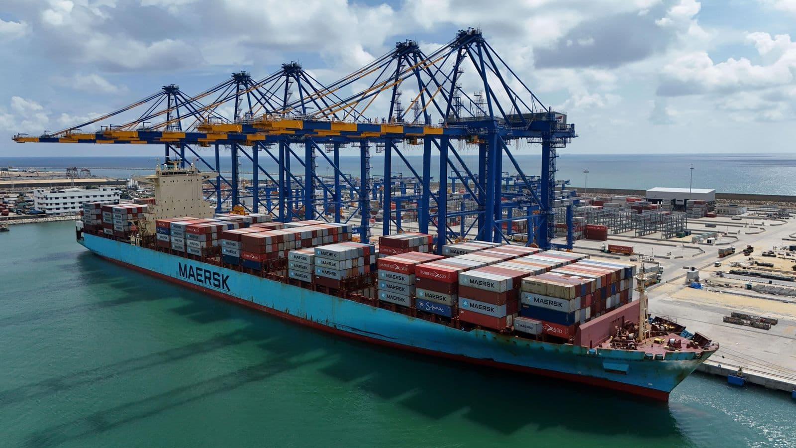 Colombo Port Faces Severe Container Yard Congestion, Impacting Transshipment