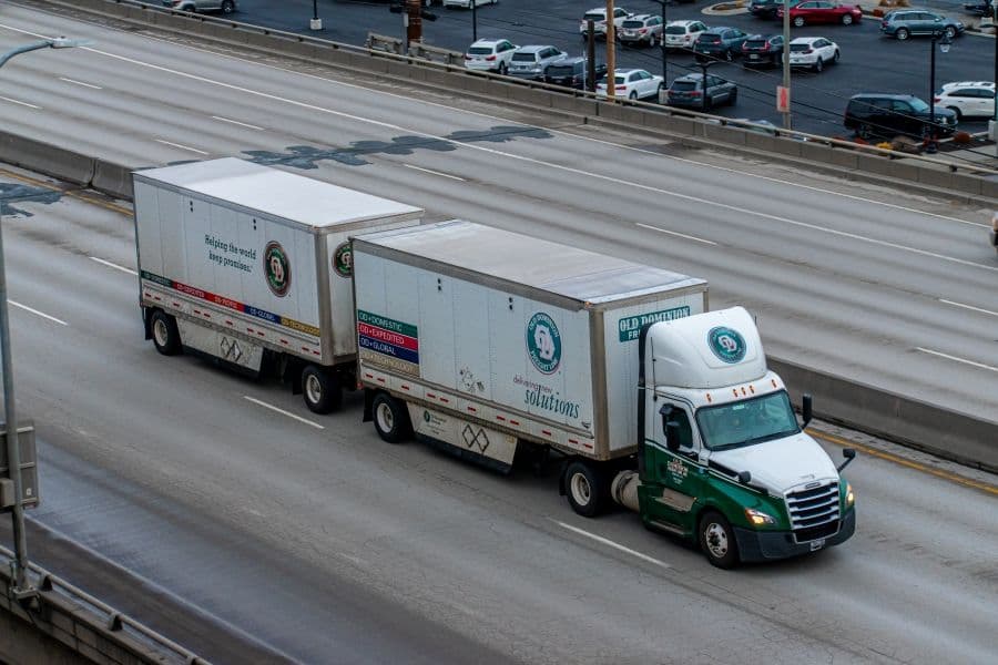 US Manufacturing Growth Drives Heavier LTL Shipments and Truckload Conversions