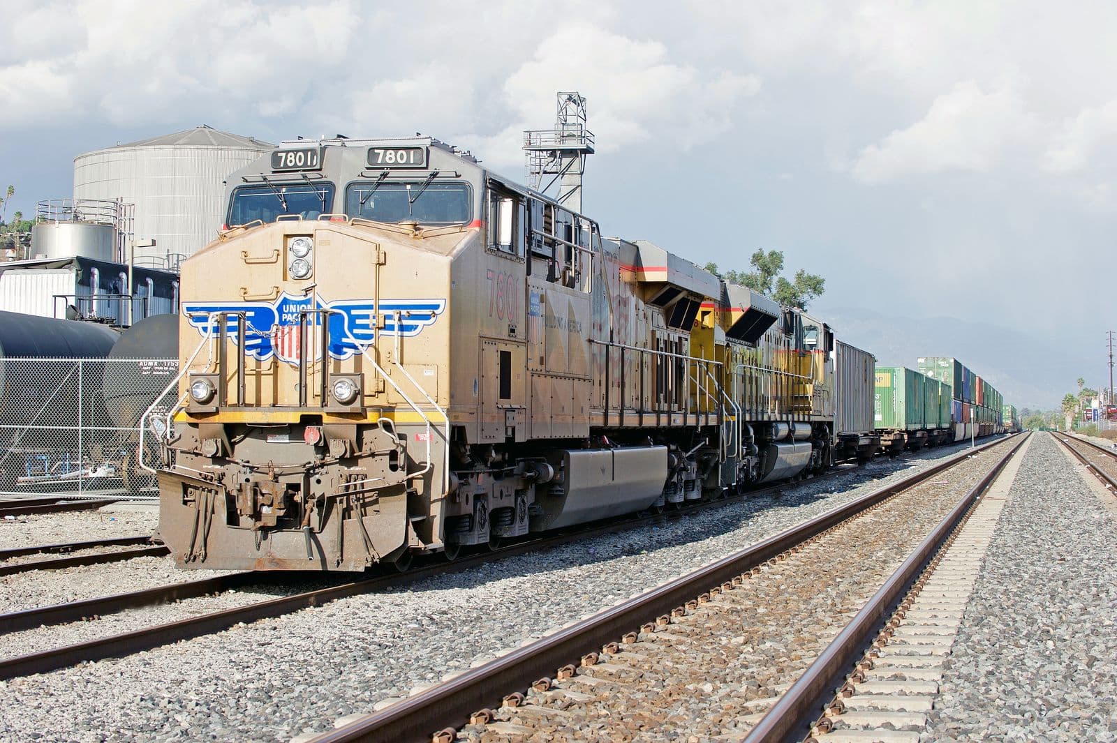 Union Pacific Imposes Peak Surcharges on Southern California Shippers