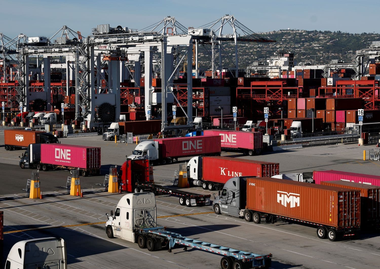 Container Dwell Times Rise at LA-LB Ports Amidst Import Surge and Chassis Shortages