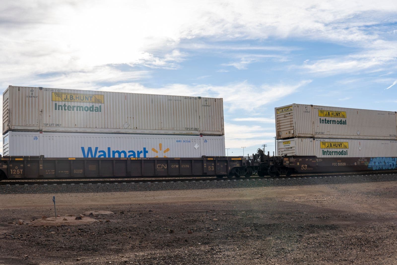 J.B. Hunt Faces Maxed-Out US Intermodal Drayage Capacity Amid Record Volumes