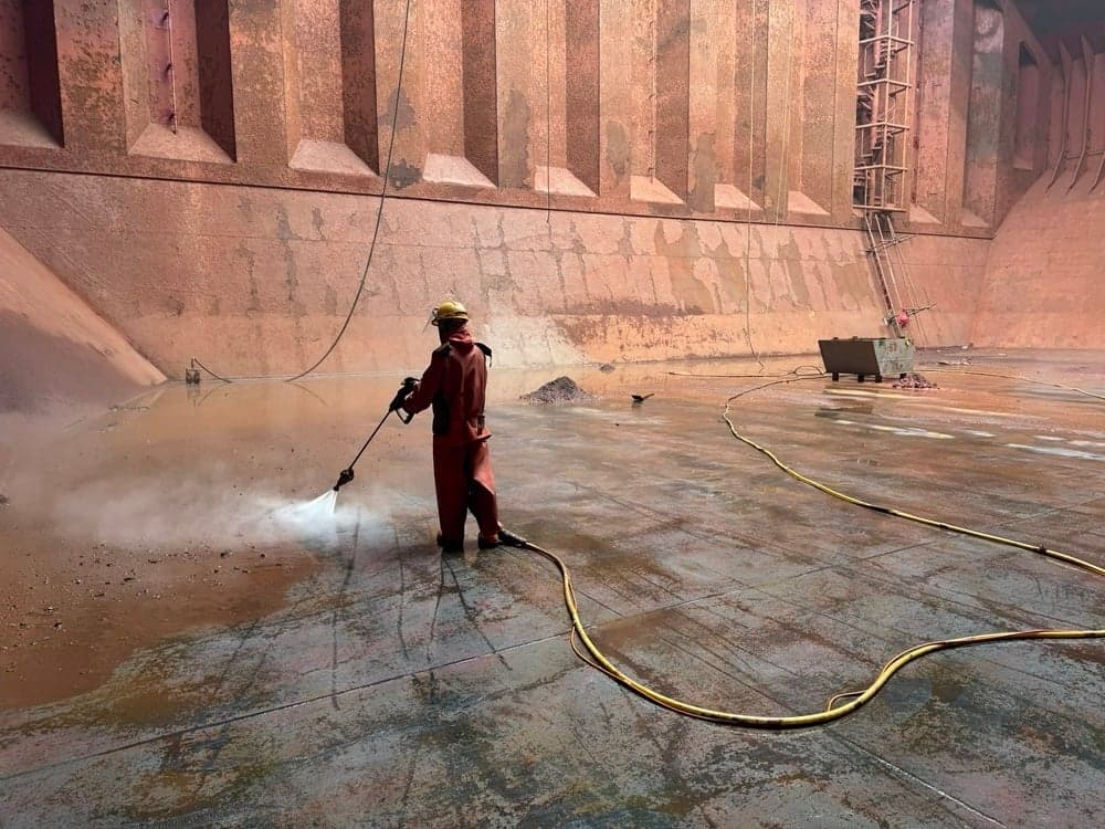 Aging Bulker Fleet Boosts Demand for Tank Top Protection Solutions