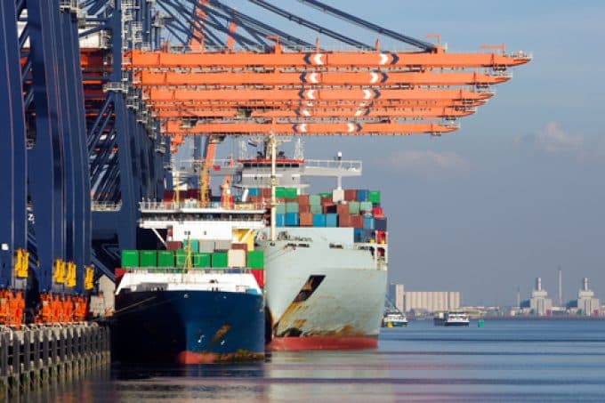 Container Spot Rates Surge on Transpacific and Asia-Europe Routes Amid Peak Season