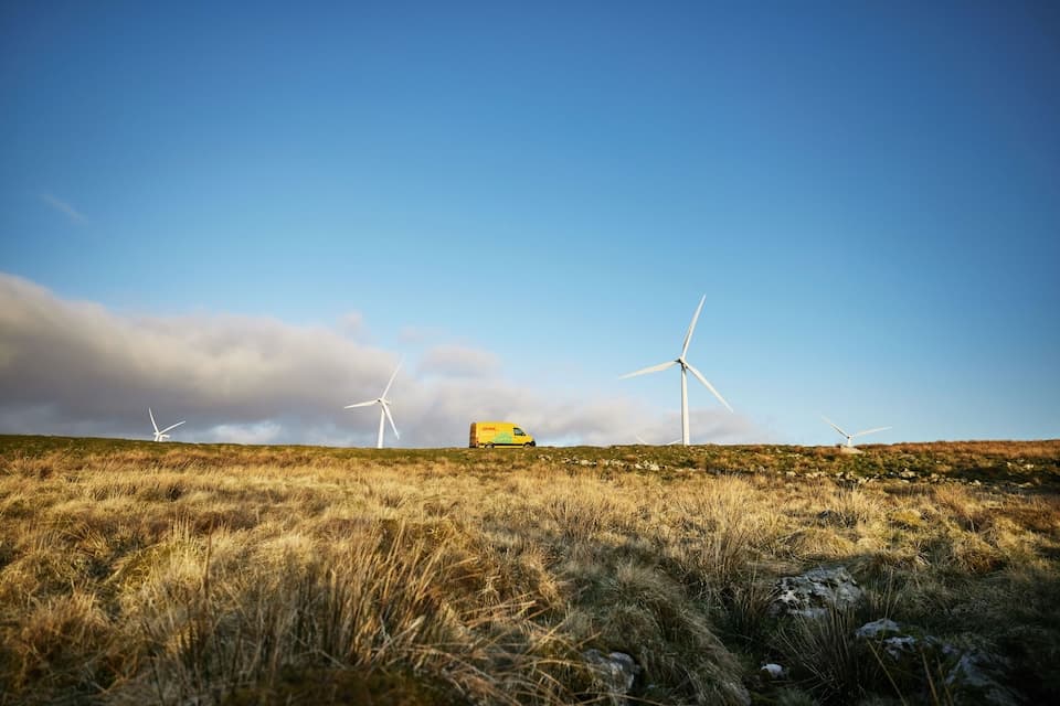 DHL Expands Logistics Services for New Energy Sector, Targets Revenue Growth