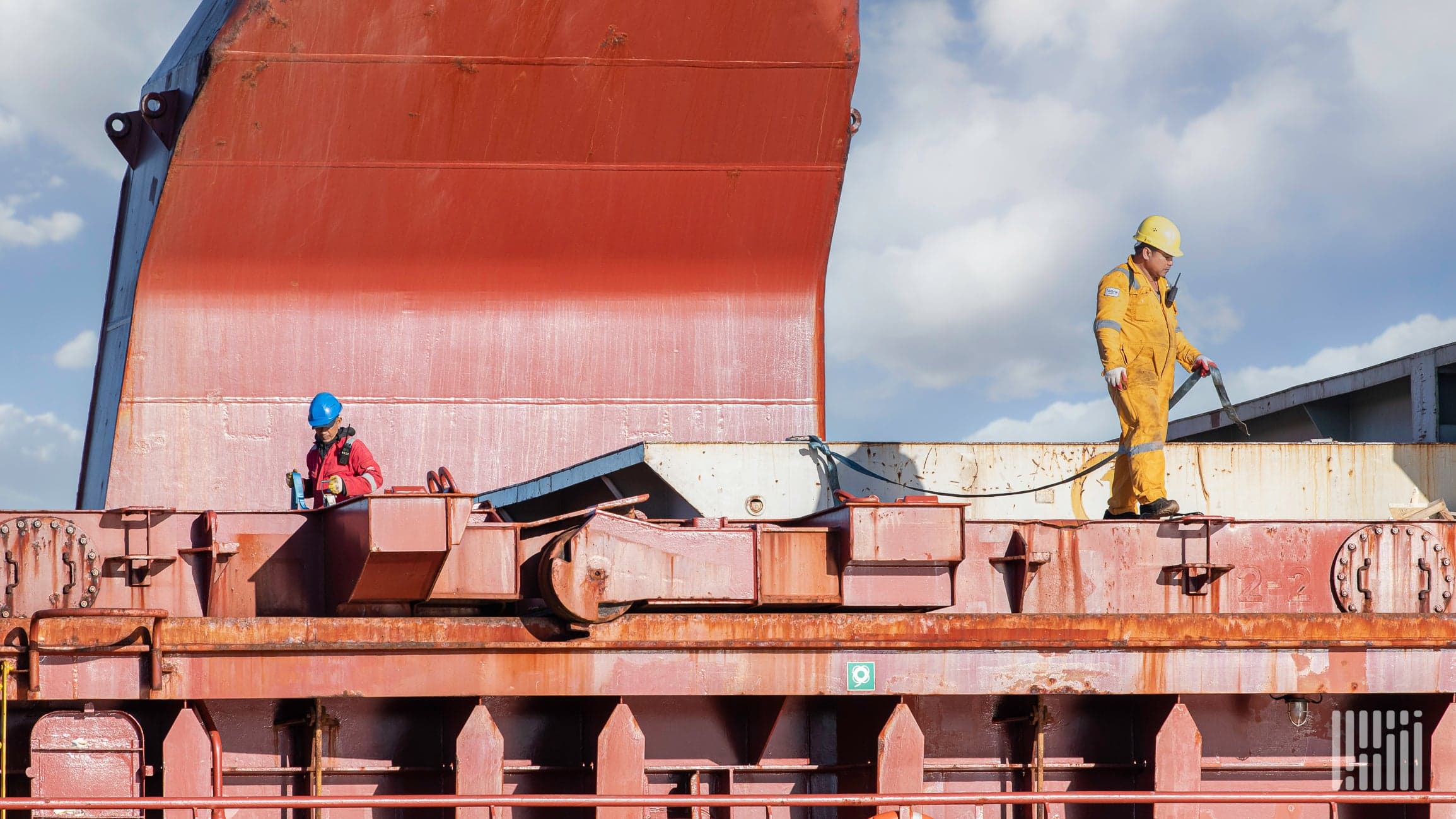 Global Shipping Sector Faces Workforce Shortages and Aging Crew Demographics