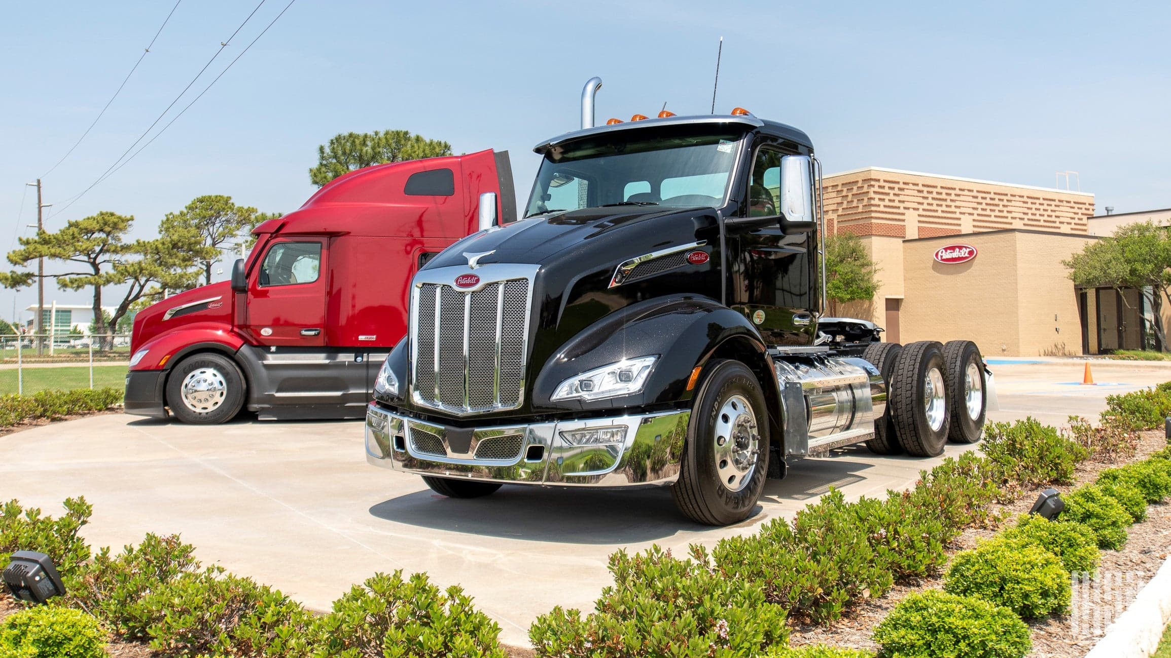North American Class 8 Truck Orders Surge 241% Amidst 2026 Slot Race