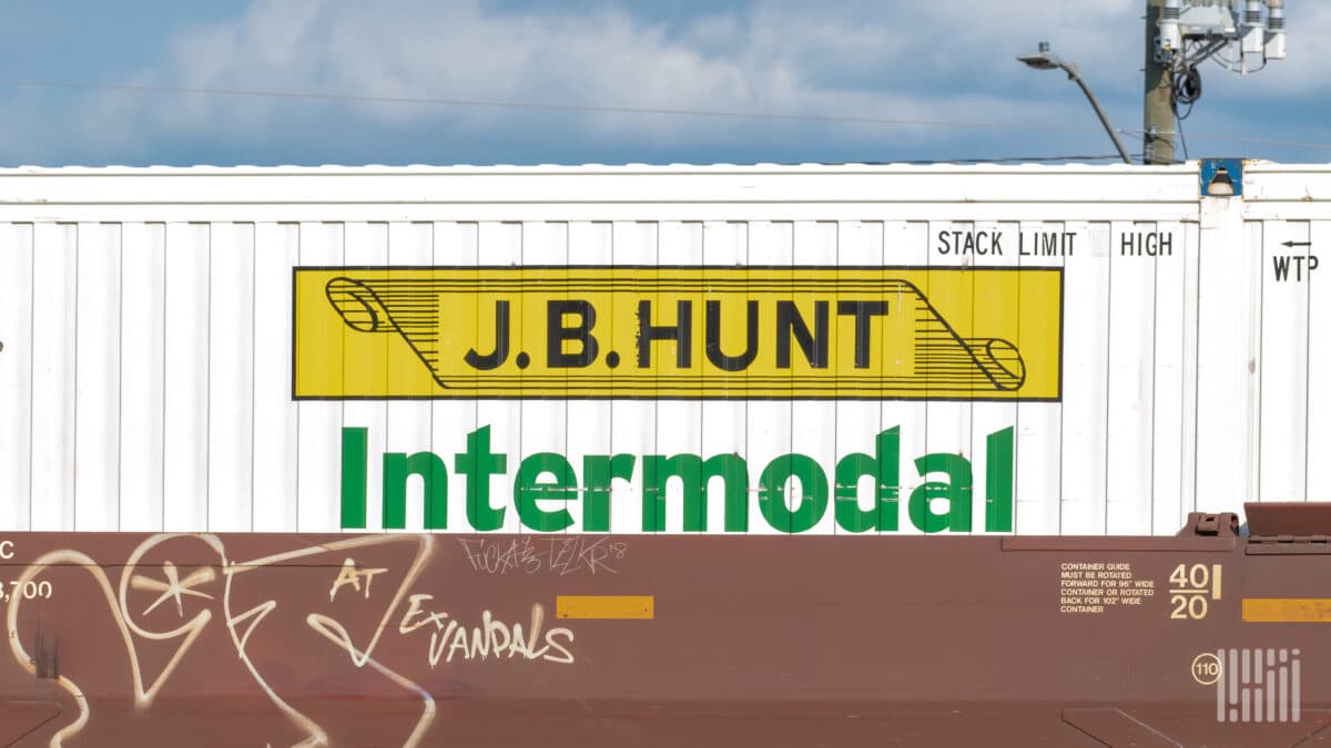 J.B. Hunt Capitalizes on Intermodal Shift, Exceeds Q2 Expectations