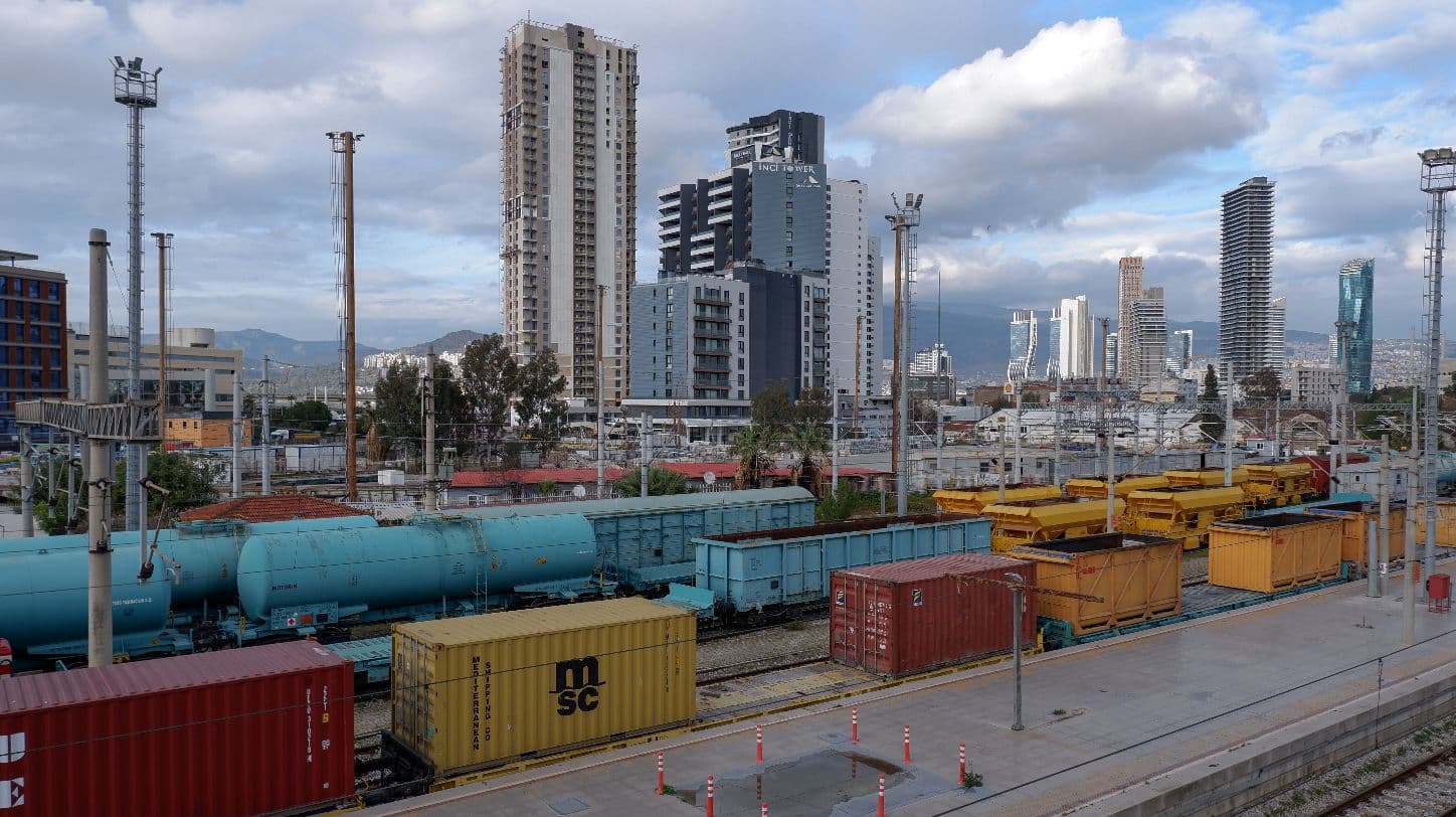 Türkiye Experiences Significant Increase in Overland Freight Volumes, DP World Reports