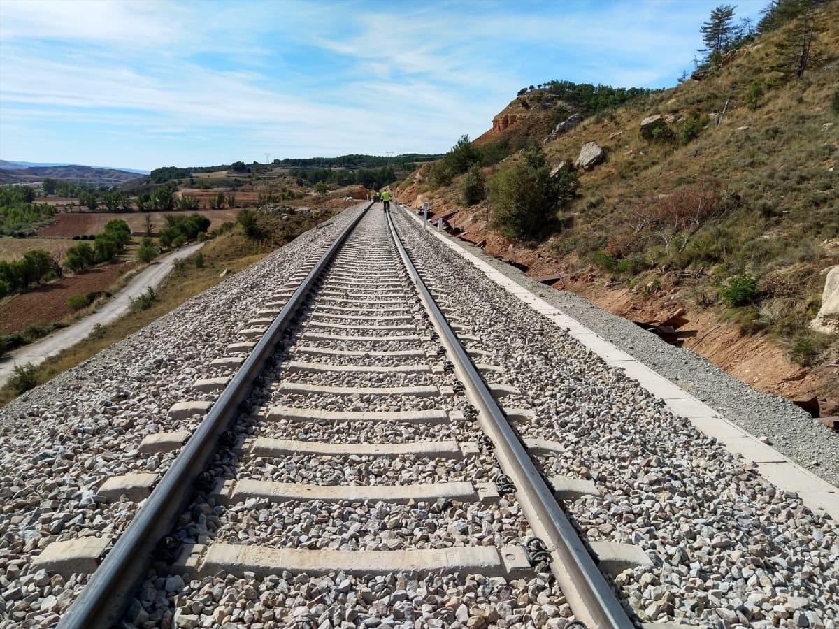 Spain Faces Criticism Over Single-Track Decision for Aragon–Valencia Rail Corridor