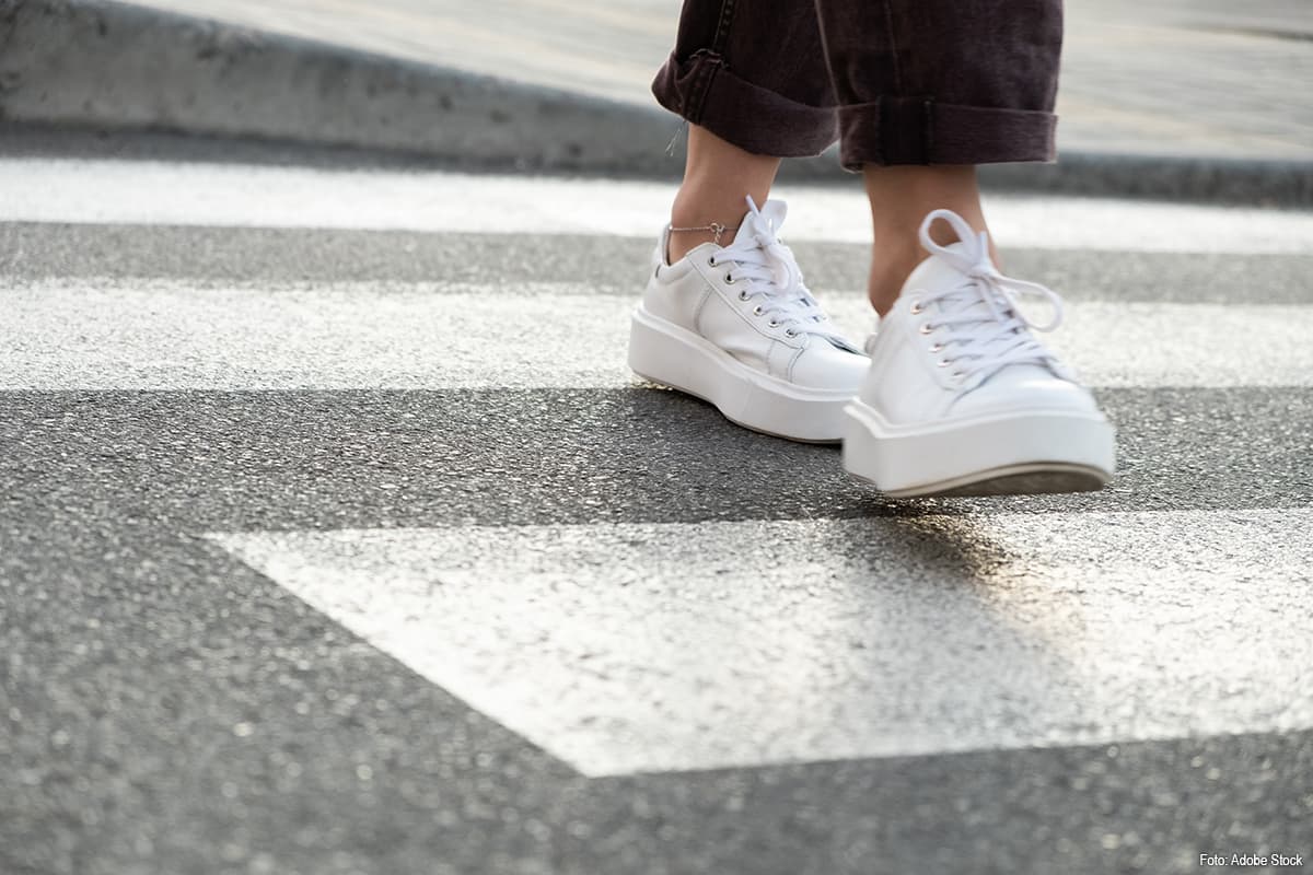 German Traffic Rules Clarified for Cyclists and Pedestrians at Crossings