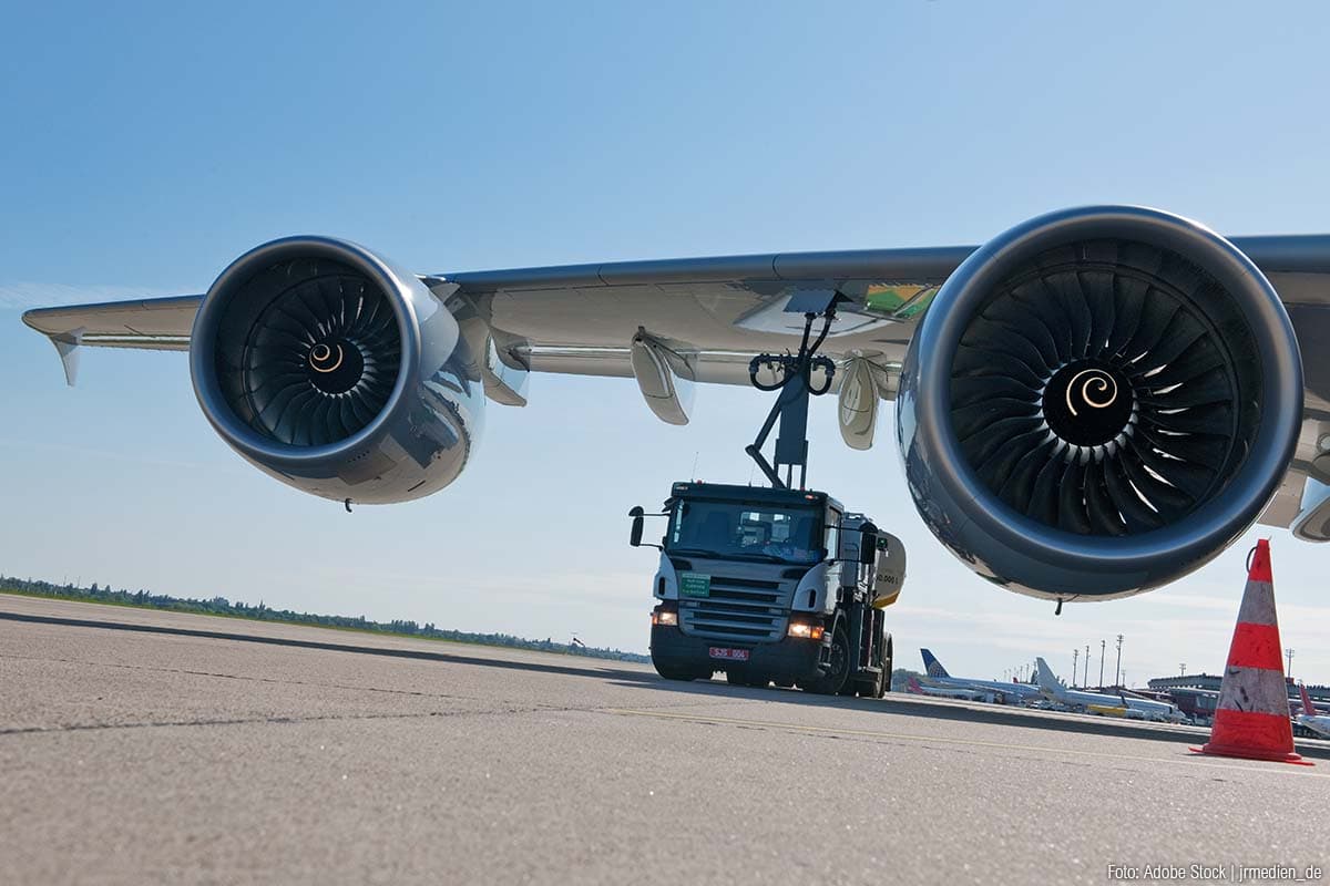 Russia Halts Jet Fuel Exports Until November Amid Refinery Attacks