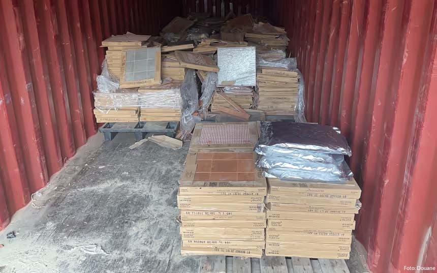 Dutch Customs Seizes 17 Kilos of Cannabis in Container at Clinge Business