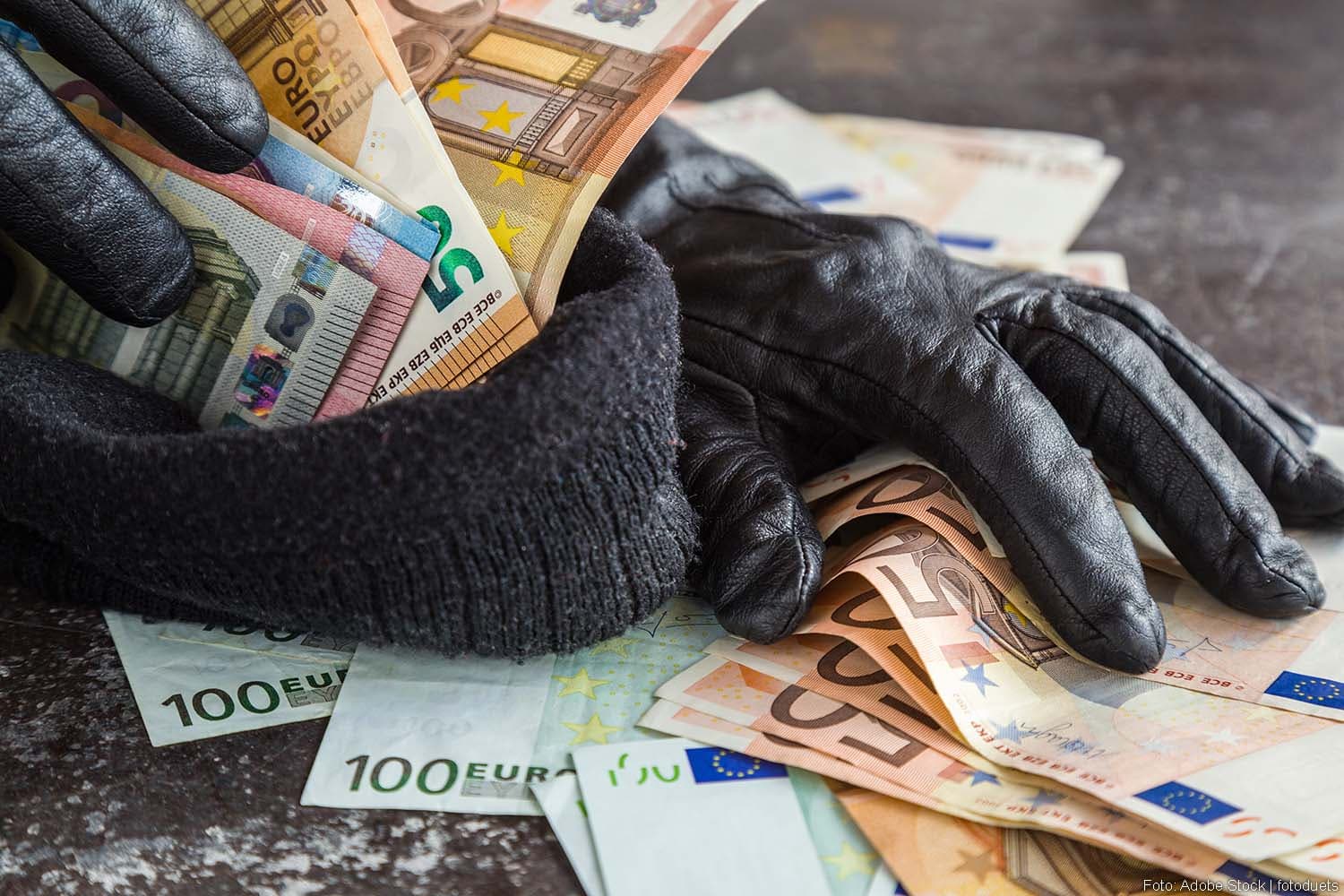 Theft of Several Thousand Euros from Truck in Mannheim, Germany