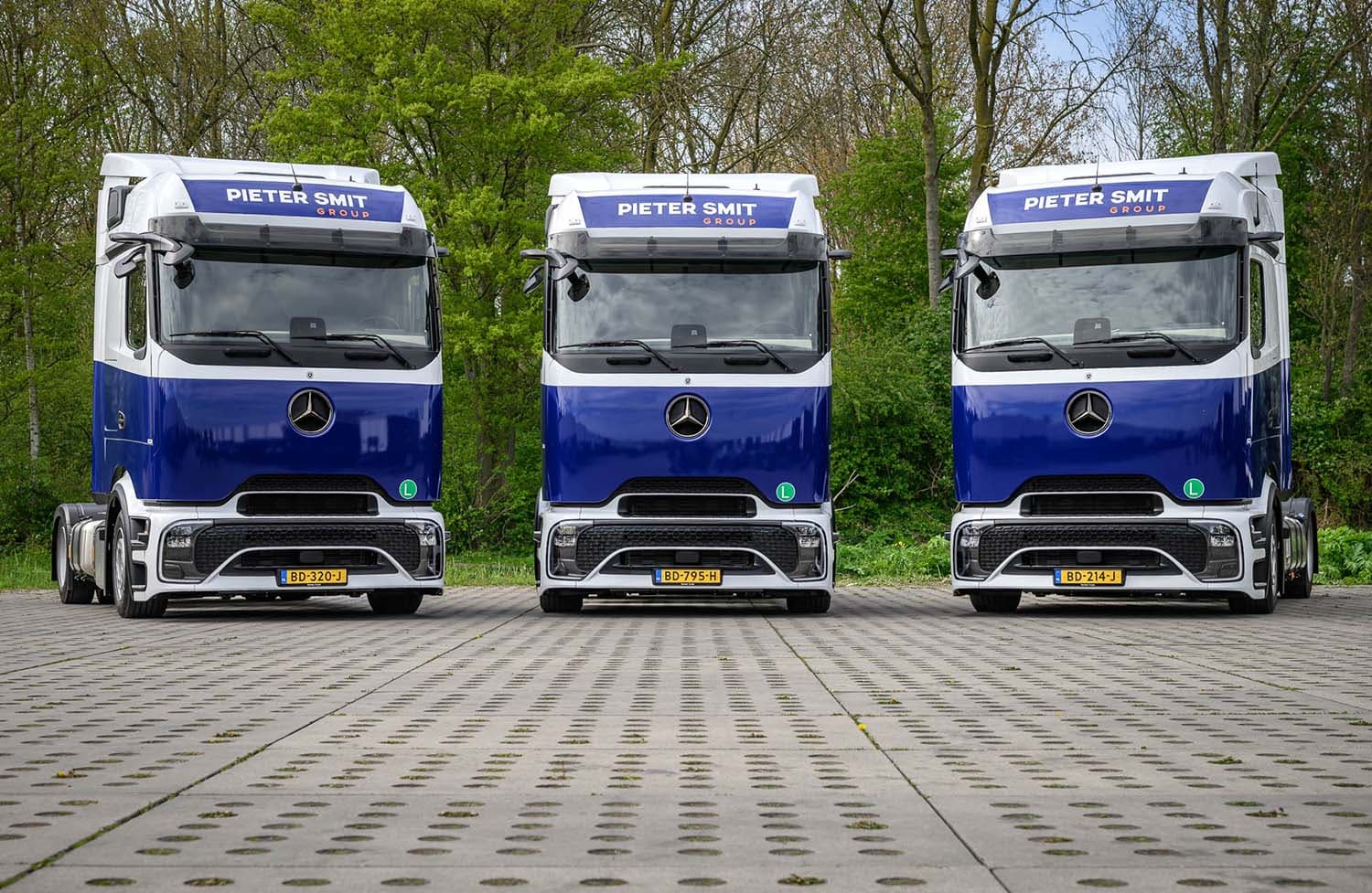 Pieter Smit Group Expands Fleet with 41 New Mercedes-Benz Actros Trucks