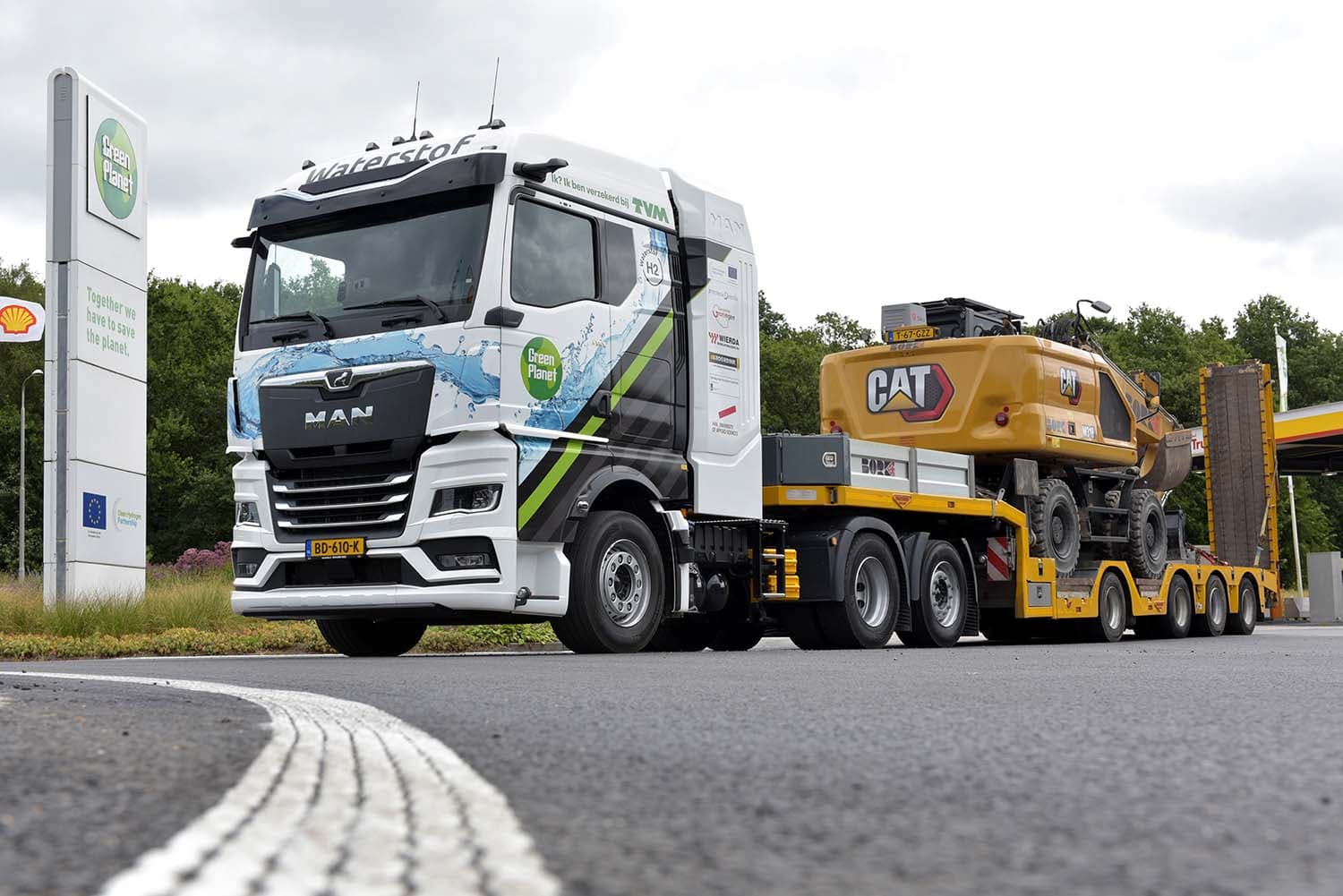 Green Planet Deploys MAN Hydrogen Truck for Heavy Transport Trials