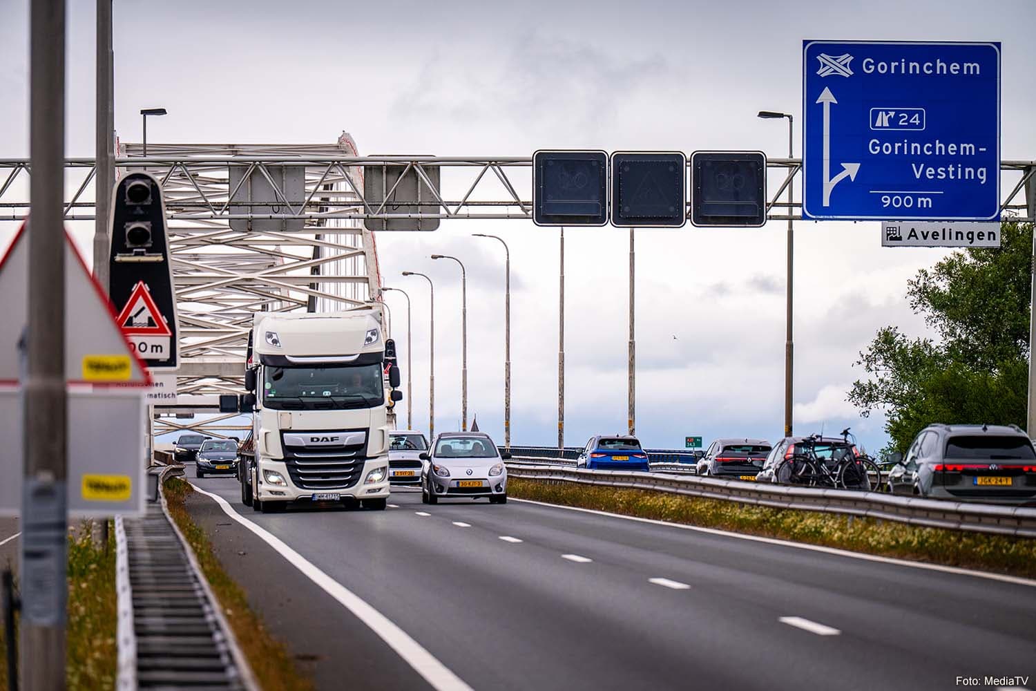 Dutch Road Hauliers May Claim Compensation for Merwedebrug Closure