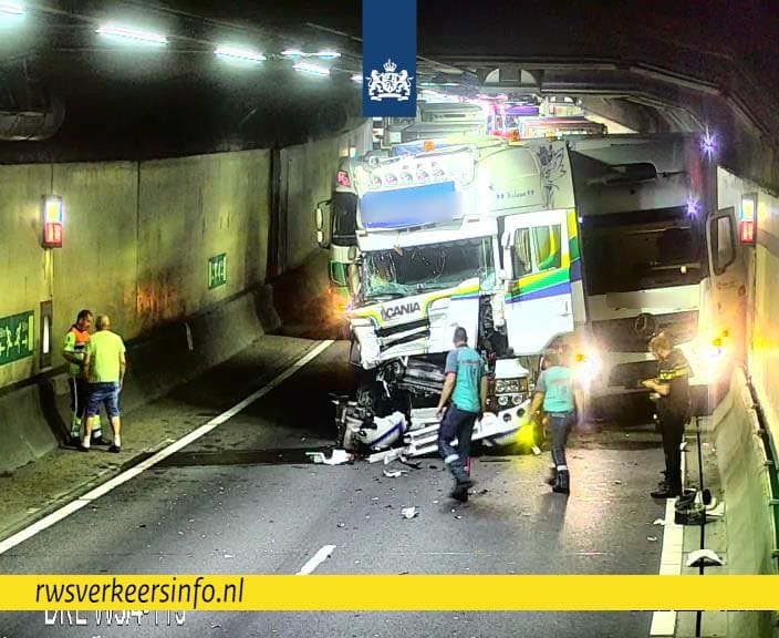 Drechttunnel on A16 Closed After Multi-Truck Collision Near Dordrecht