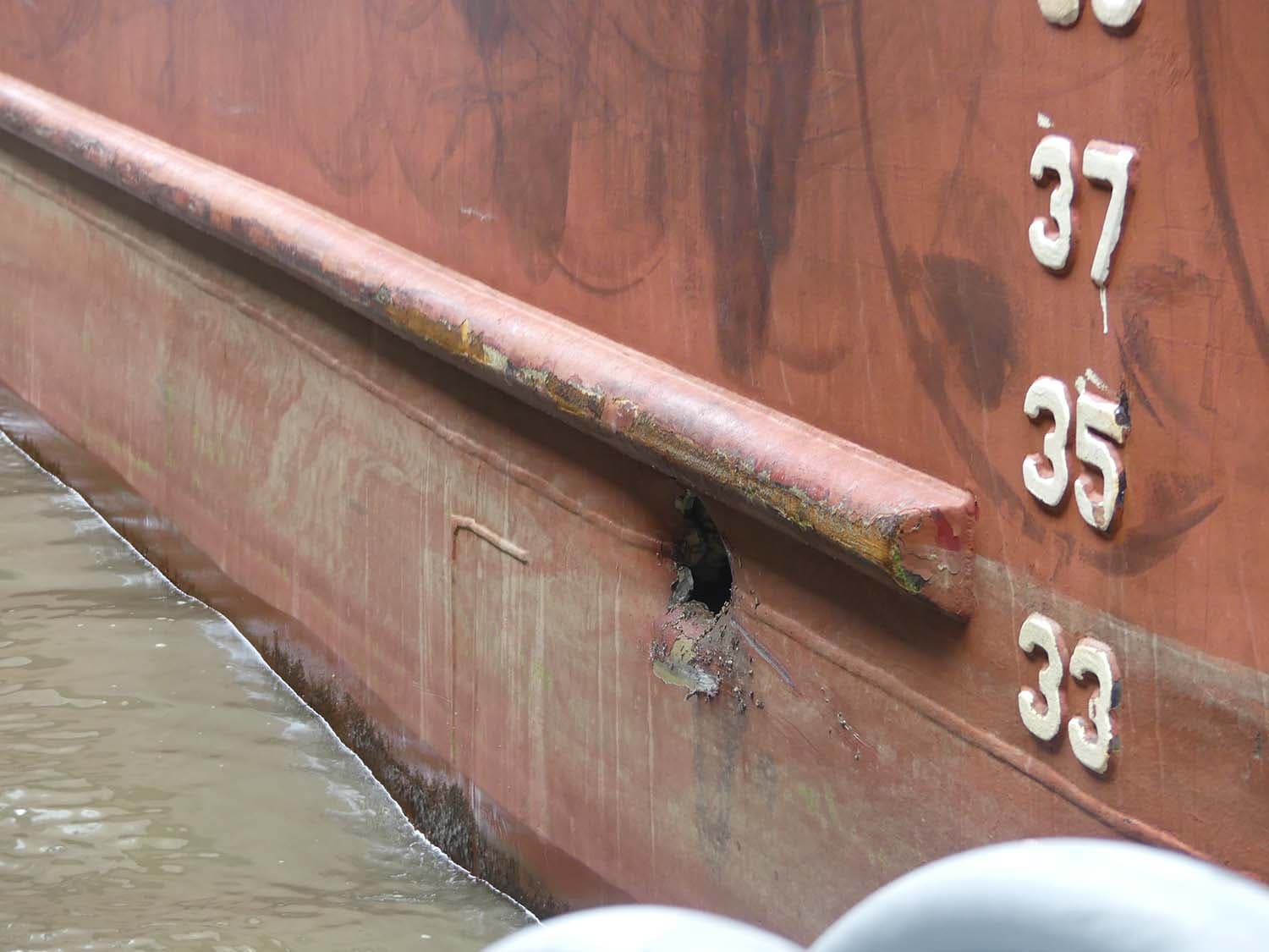 Danish Vessel Damaged During Berthing Maneuver in Wilhelmshaven After Medical Emergency