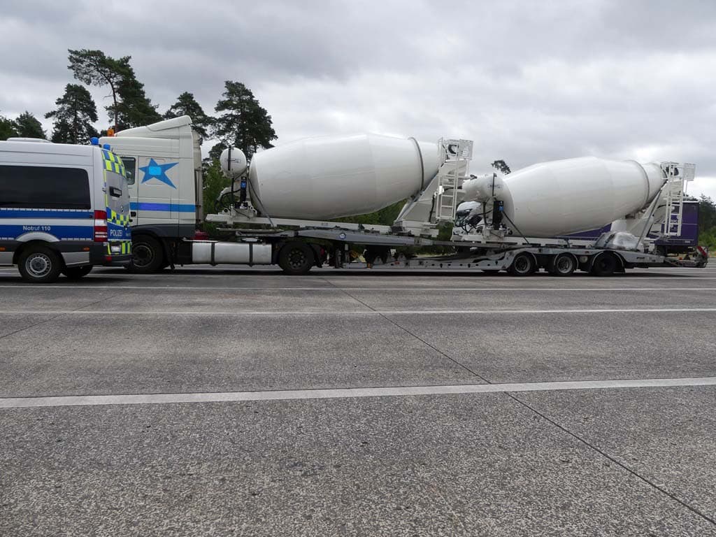 Serbian Truck with Unsecured Cargo and Defects Pulled from German A7 Highway