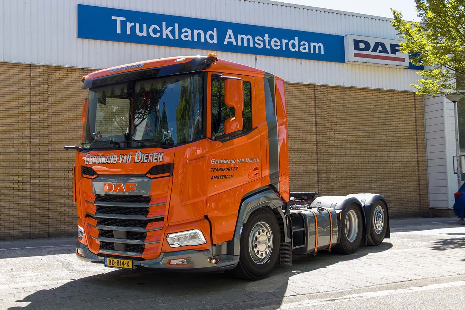 Gerdinand van Dieren Acquires Custom DAF XF for Oversized Pile Transport