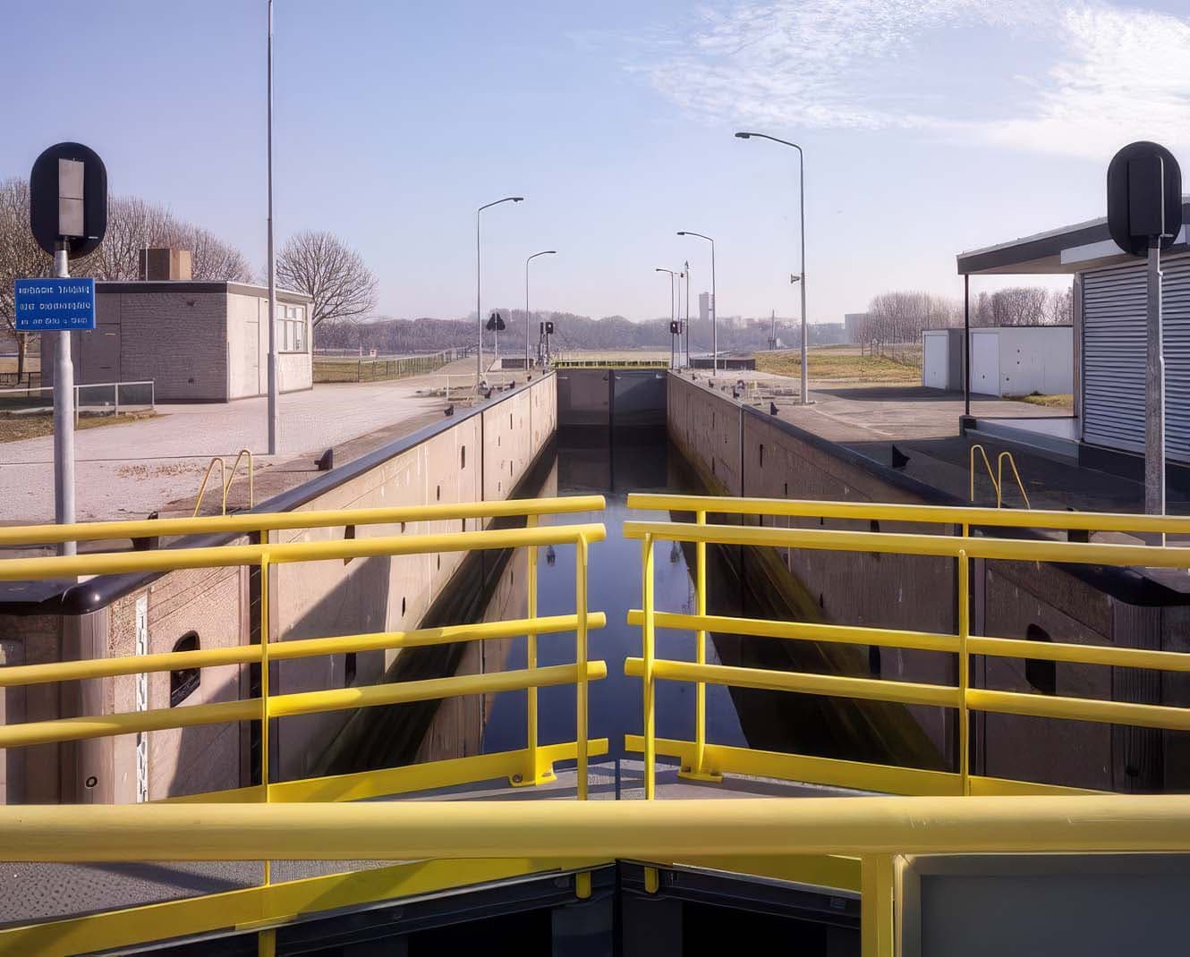 Voornse Sluis Partially Reopens for Shipping on August 22nd