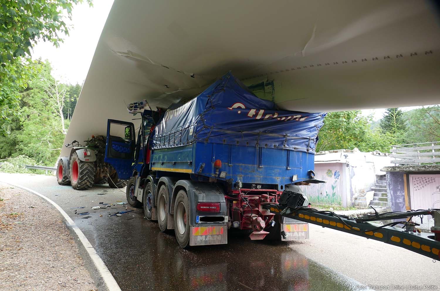 Wind Turbine Rotor Blade Falls During Heavy Transport in Germany, Causing Significant Damage