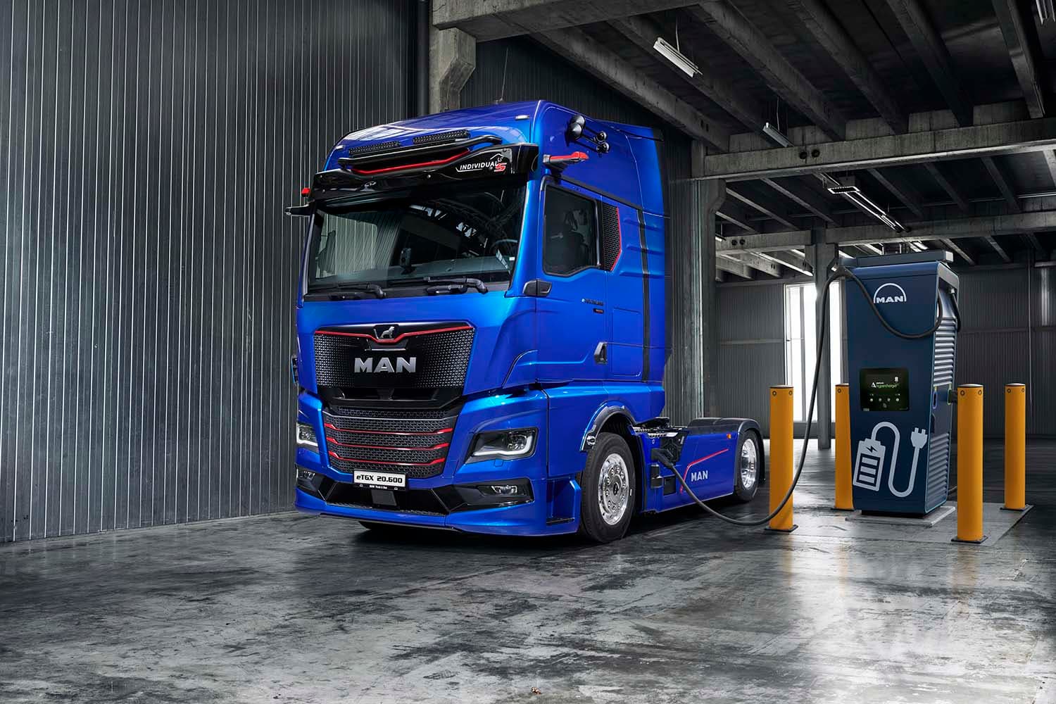 MAN eTGX Electric Truck Achieves 720 km Range with New Battery Technology