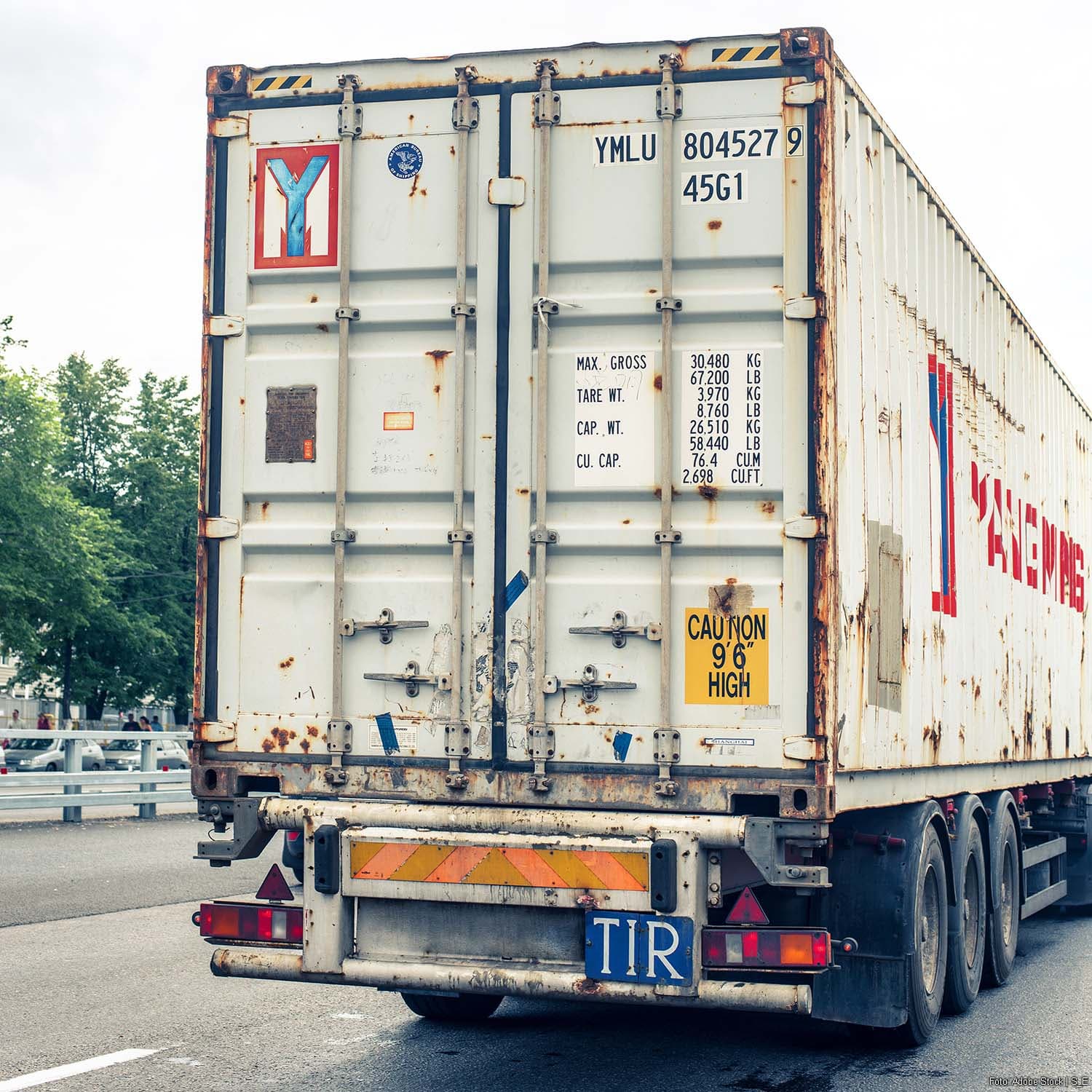 China-Europe Road Freight Expands with Over 3,700 TIR Trucks Operating