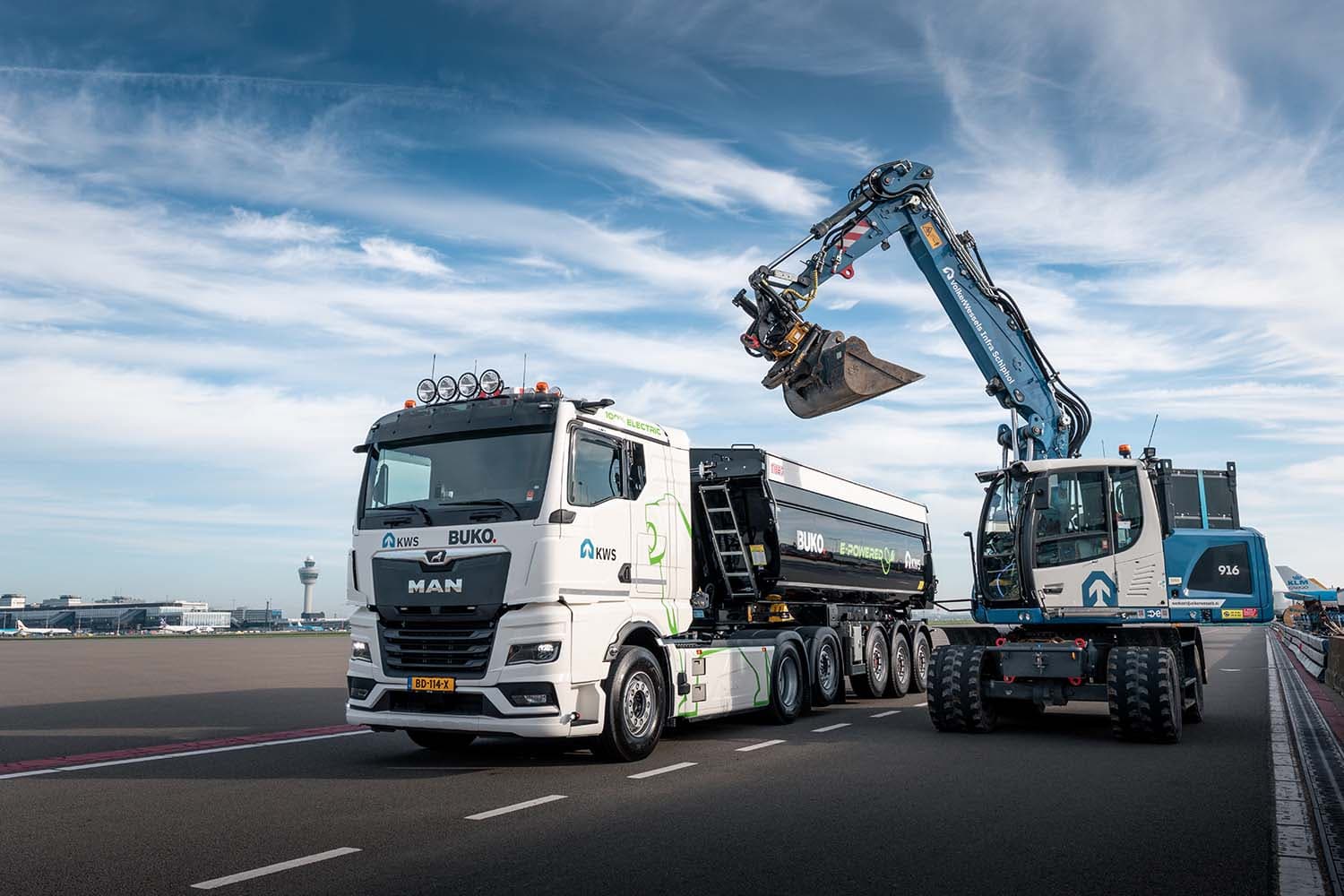 BUKO Transport Deploys Netherlands' First Three-Axle Electric MAN eTGX Truck