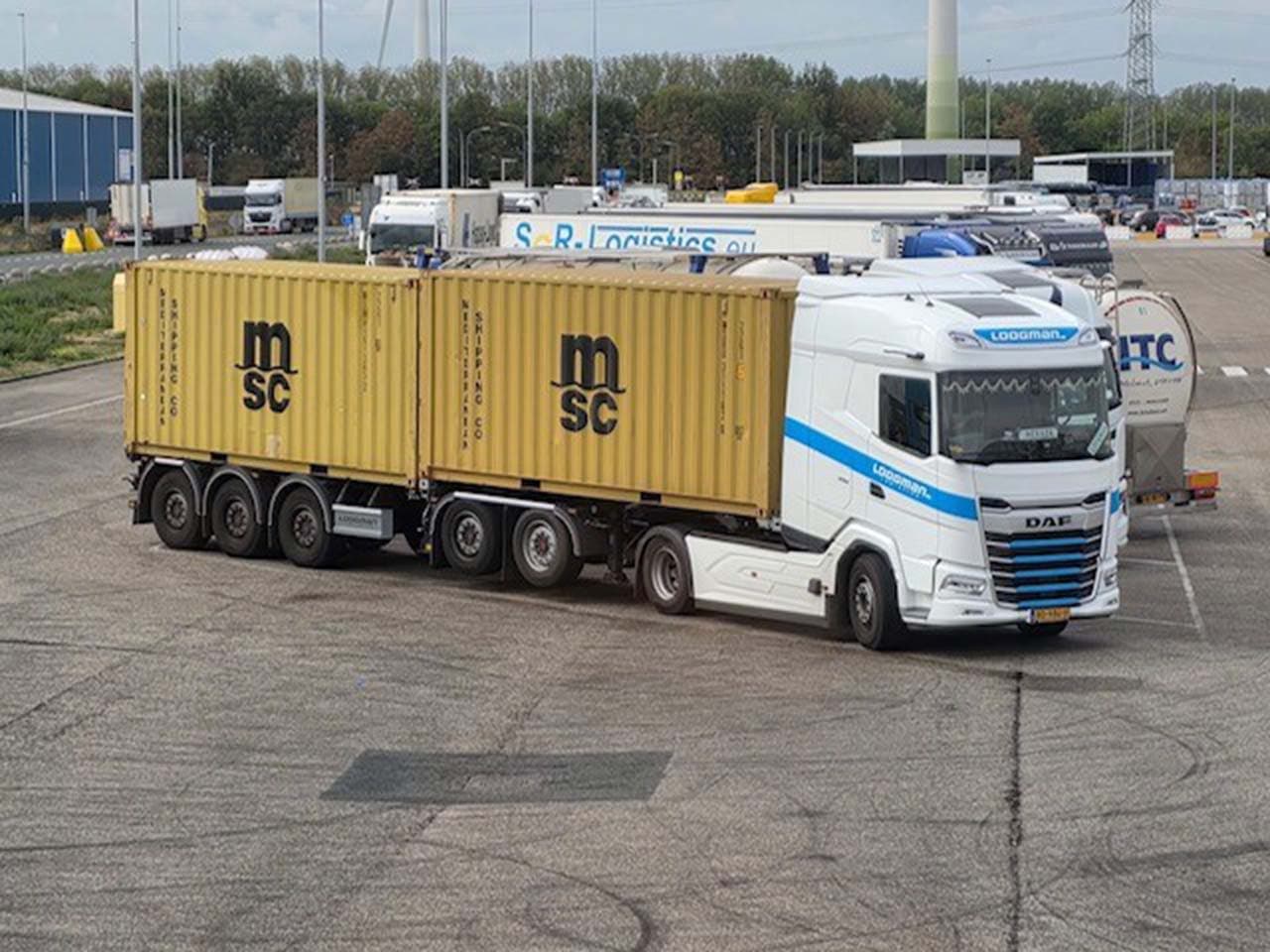 Loogman Logistics Expands Fleet with Six New D-TEC Container Chassis