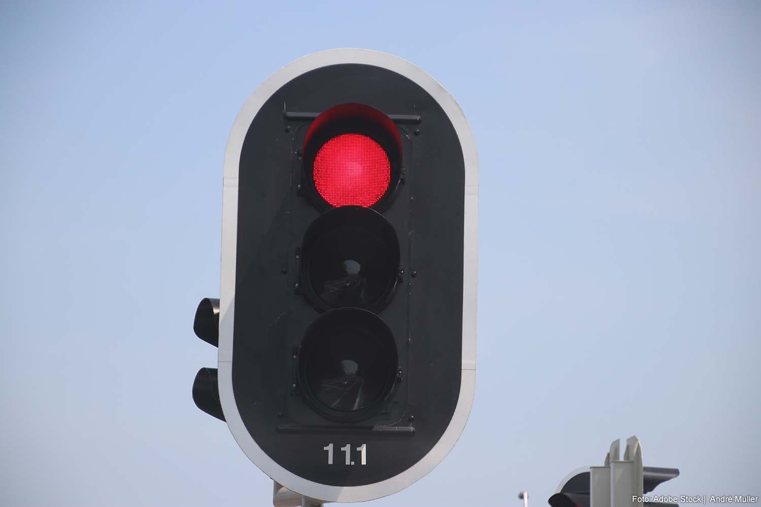 Dutch Court Upholds Fine for Truck Driver Running Red Light with Heavy Milk Load
