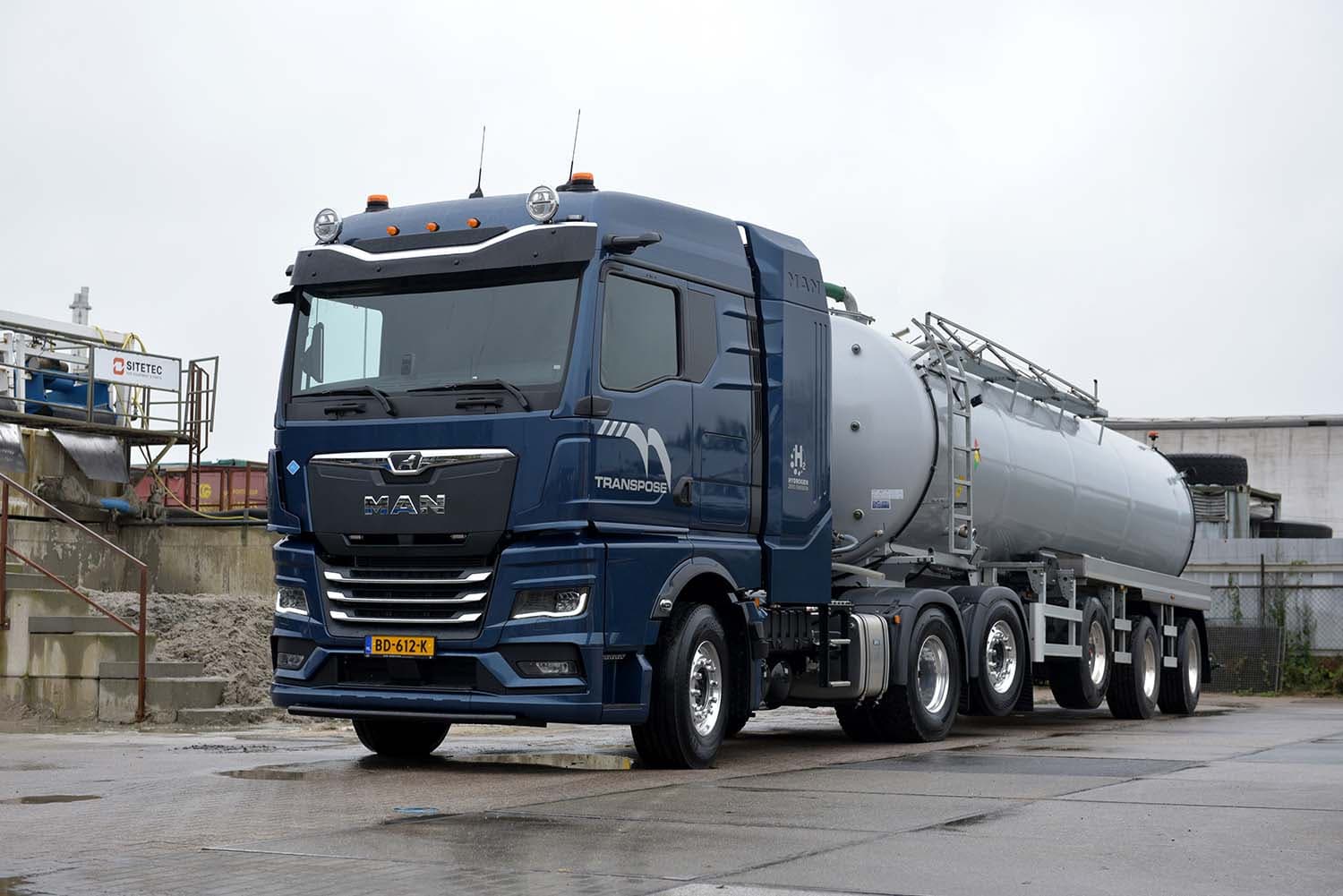 Transpose Deploys MAN hTGX Hydrogen Truck for Drilling Fluid Transport