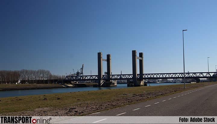 Calandbrug Near Rotterdam Closed Due to Technical Malfunction