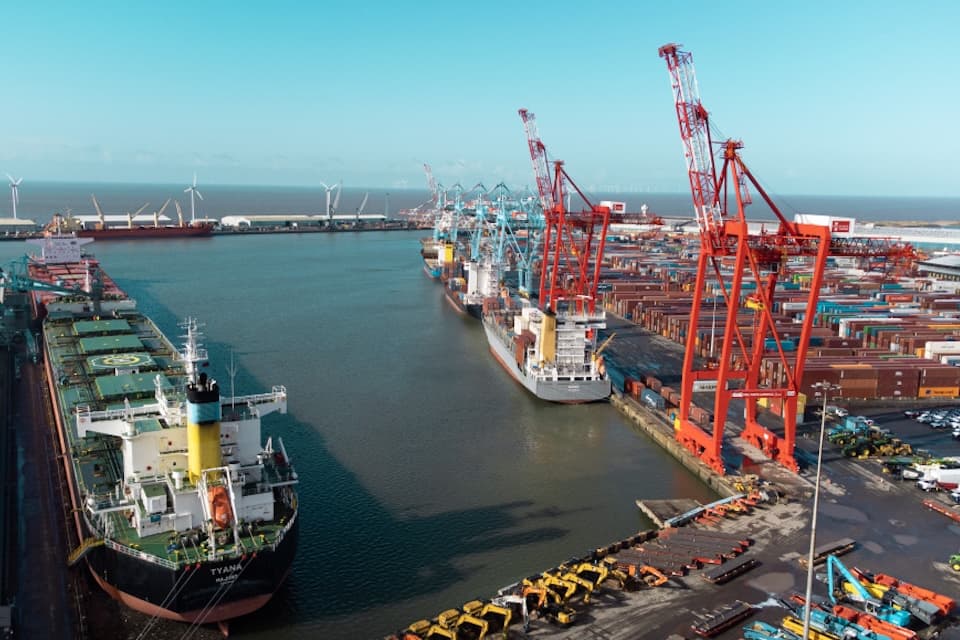 UK Port Freight Volumes Decline Annually, Exports See Significant Drop